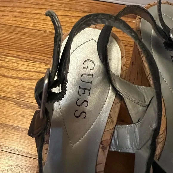 Guess black wedge size 7 - Picture 5 of 6